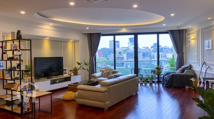 Lake view 170 sq m apartment to lease in Yen Phu