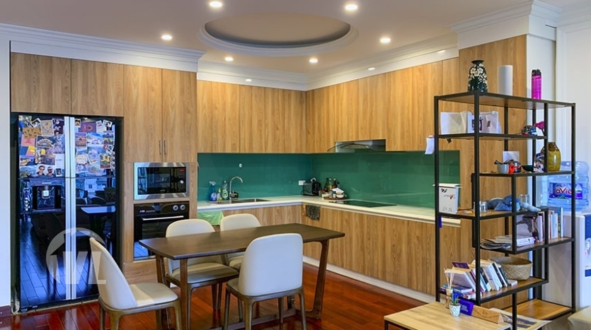 Lake view 170 sq m apartment to lease in Yen Phu