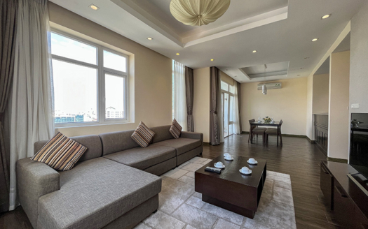 Serviced 3 bedroom apartment in Kim Ma with lake view