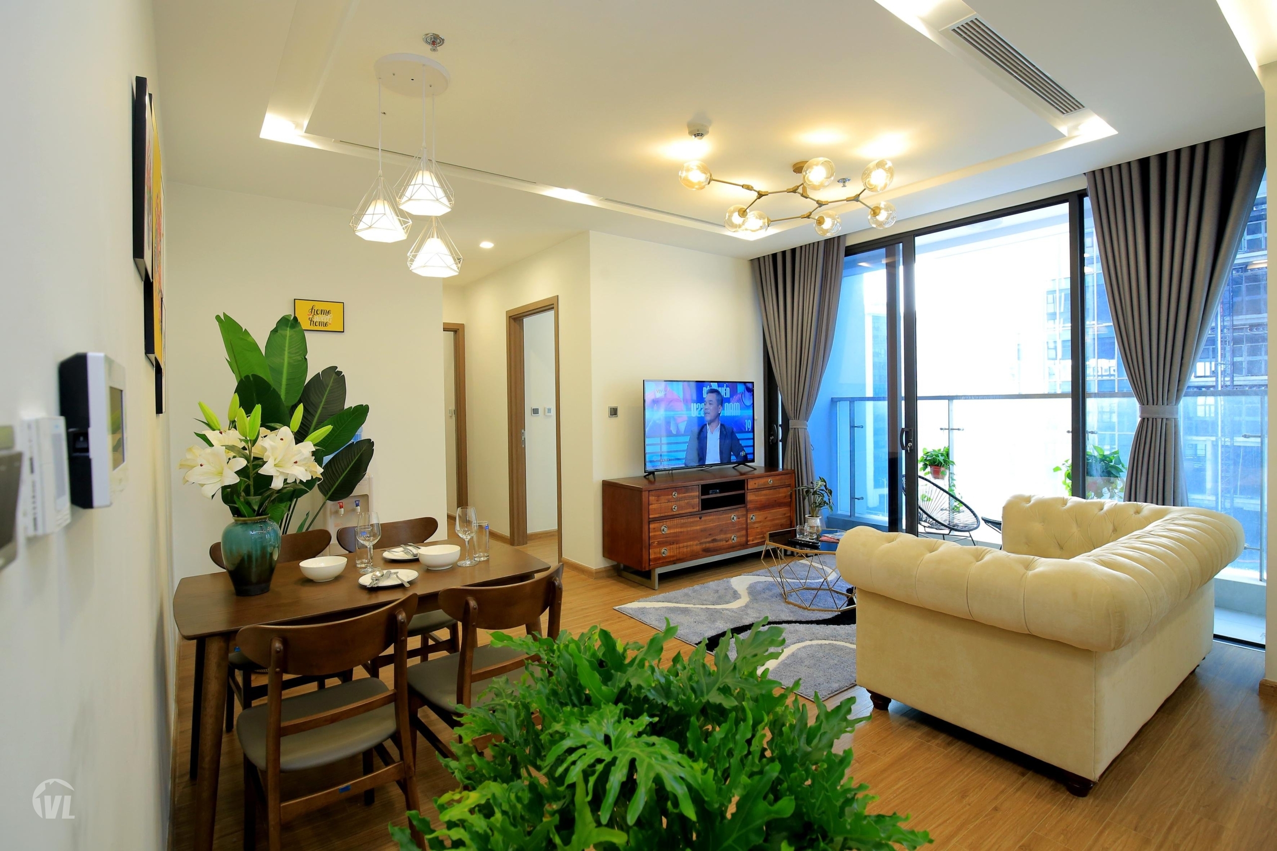 222 Charming 2 bedroom apartment in Vinhomes Metropolis Ba Dinh