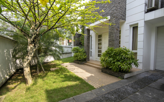 Furnished 5 bed villa with Garden in T Block Ciputra Hanoi