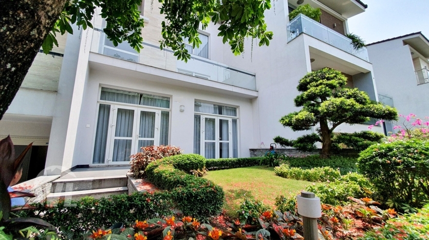 Furnished 6 bedrooms Q block villa to rent in Ciputra Hanoi