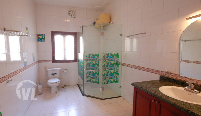 Large 5 bed villa with pool to rent in Tay Ho