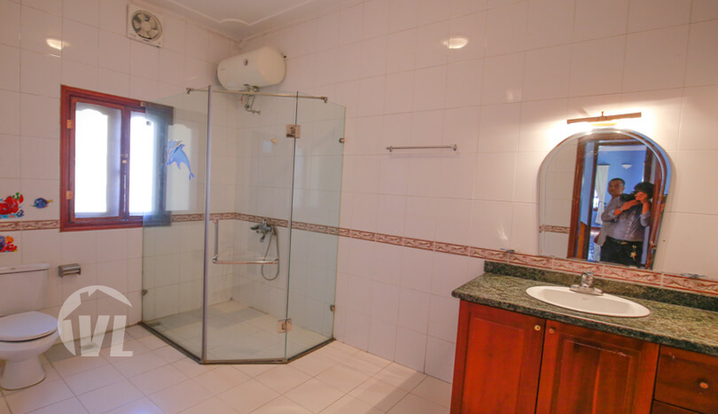 Large 5 bed villa with pool to rent in Tay Ho