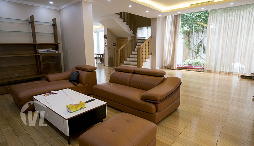 Large partly furnished villa to rent in Ciputra close to UNIS