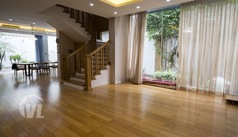 Large partly furnished villa to rent in Ciputra close to UNIS