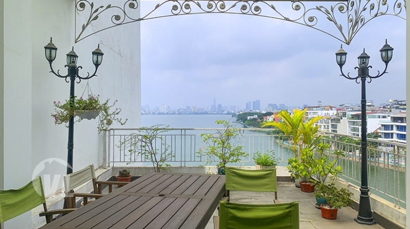 Large 3 bedroom apartment with private terrace facing the West Lake