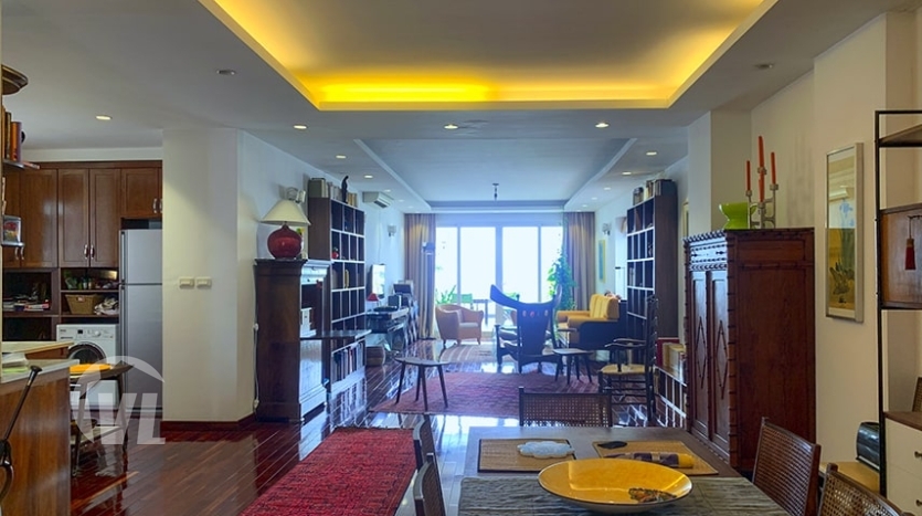Large 3 bedroom apartment with private terrace facing the West Lake