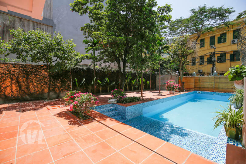 333 Large garden pool villa to rent in Tay Ho close to the West Lake