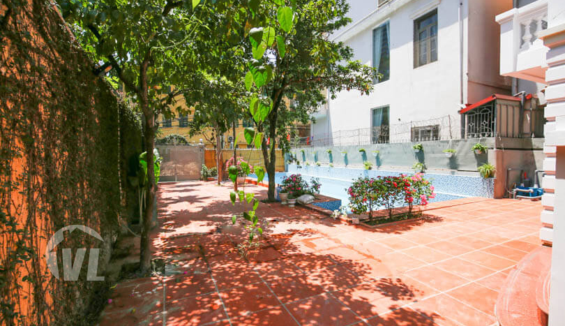 Large garden pool villa to rent in Tay Ho close to the West Lake