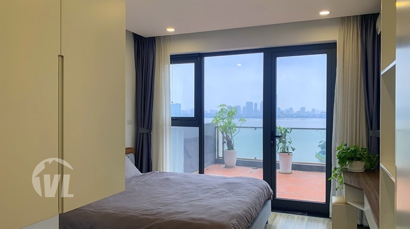 Penthouse to rent with terrace and West Lake view in Tay Ho
