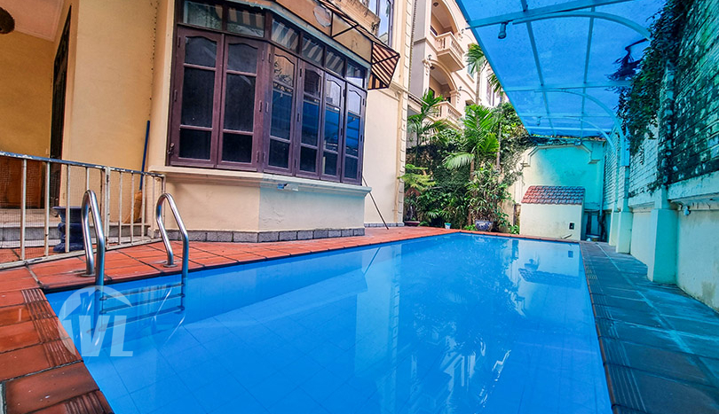 Big villa with swimming pool and garden to rent in Tay Ho