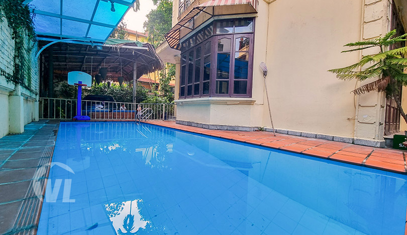 Big villa with swimming pool and garden to rent in Tay Ho