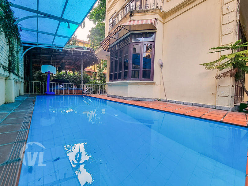 333 Big villa with swimming pool and garden to rent in Tay Ho