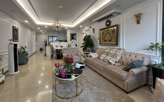 Elegant 3 bedroom apartment in Dle Roi Soleil 146 Sq m