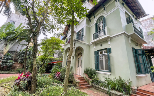 House with big garden to rent close to the LFAY in Long Bien