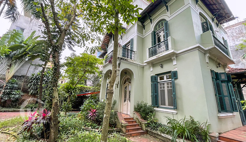 House with big garden to rent close to the LFAY in Long Bien