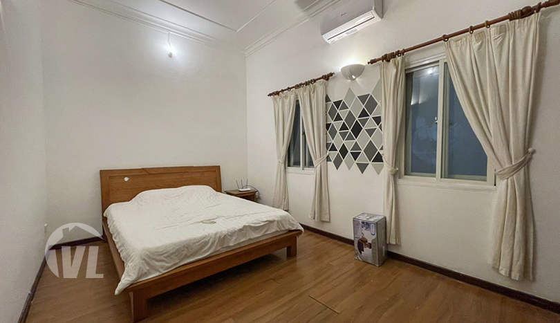 Villa with garden to lease in Tay Ho close to the West Lake