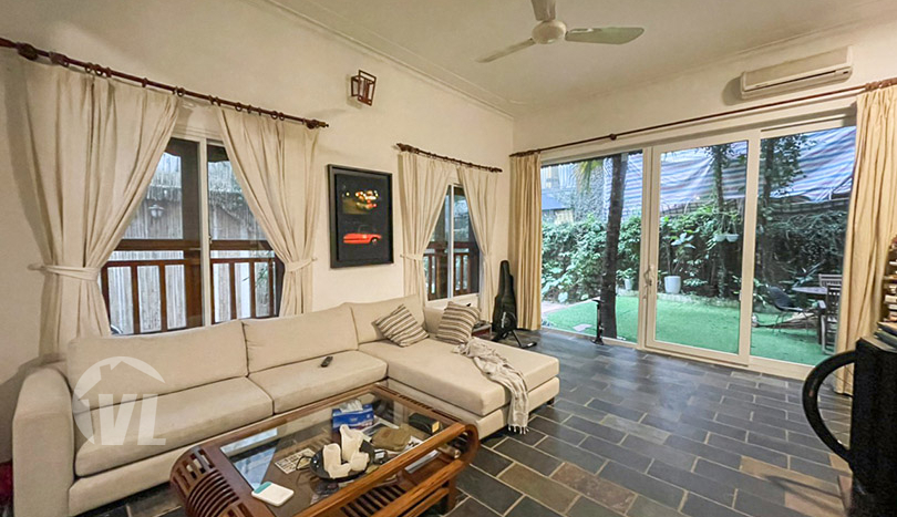 Villa with garden to lease in Tay Ho close to the West Lake