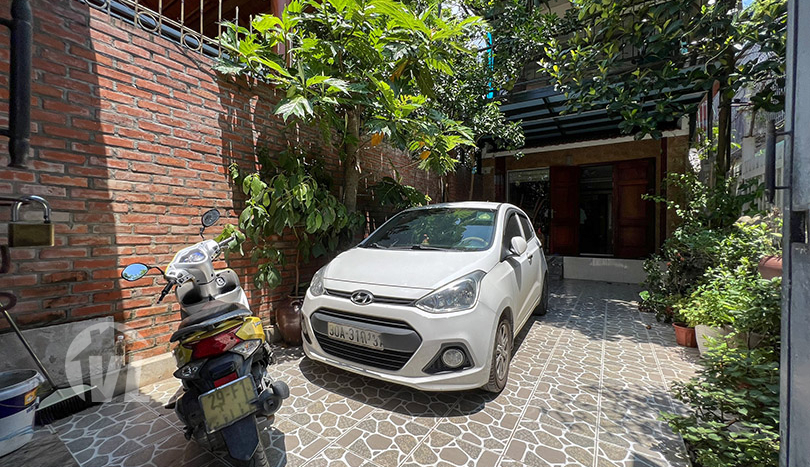 Furnished 4 bedroom house with yard to rent in Tay Ho