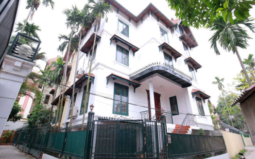 Large 4 bed villa to rent in Tay Ho district