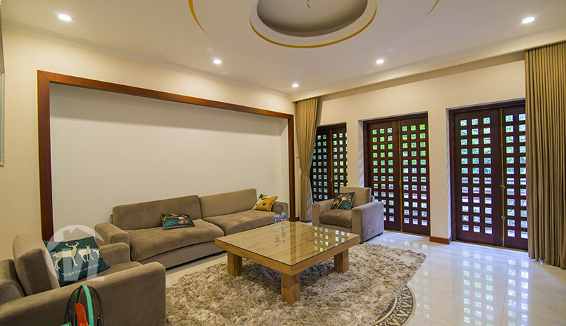 Modern furnished pool house with yard to rent in Tay Ho district