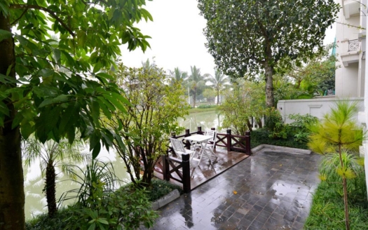 Vinhomes Riverside furnished house to lease close to BIS