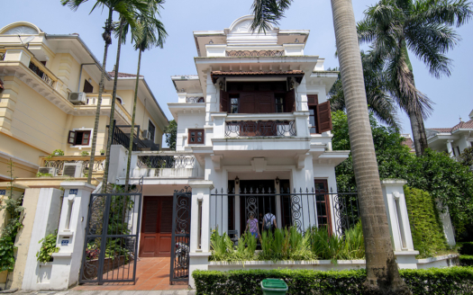 5 bedroom furnished villa in Ciputra