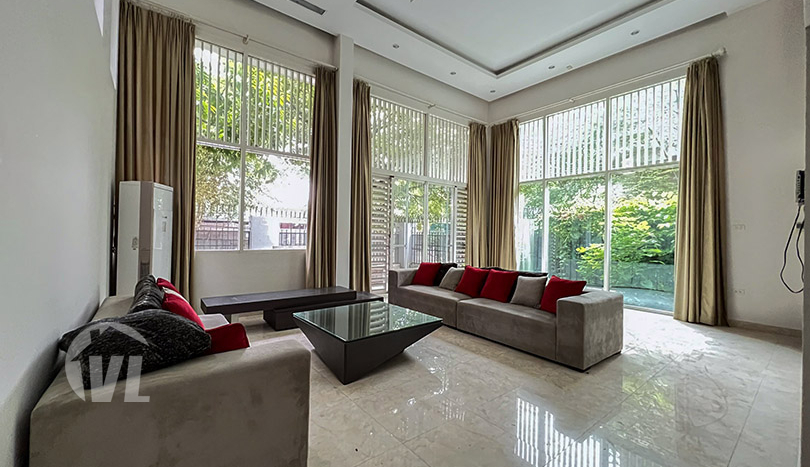 5 bedrooms villa to lease close to West Lake banks in Tay Ho