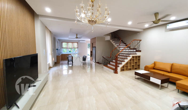Brand-new furnished Vinhomes Riverside villa to lease on Hoa Sua