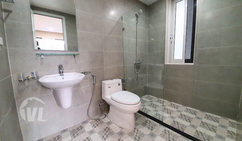 Brand-new furnished Vinhomes Riverside villa to lease on Hoa Sua