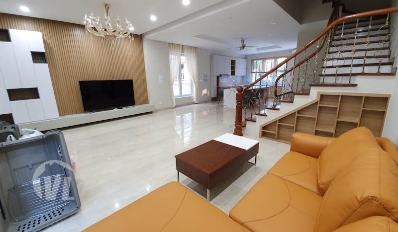 Brand-new furnished Vinhomes Riverside villa to lease on Hoa Sua