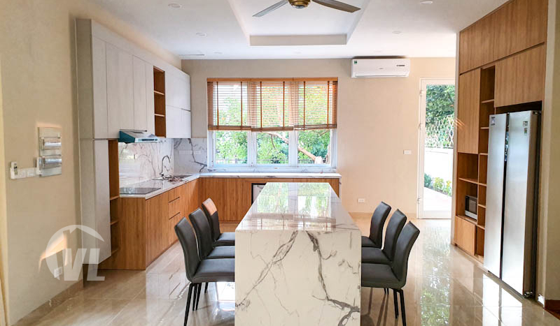 Brand-new furnished Vinhomes Riverside villa to lease on Hoa Sua