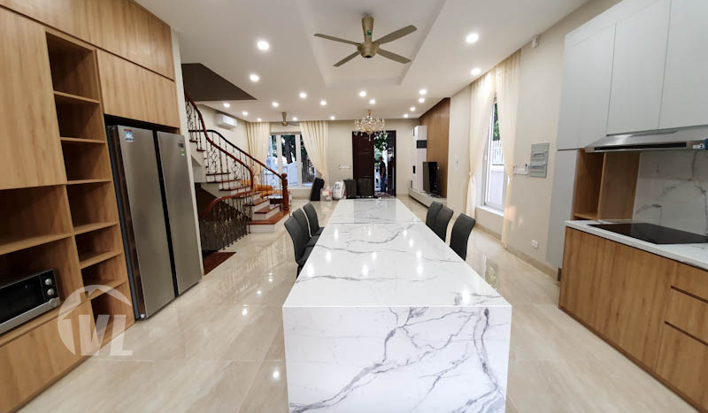 Brand-new furnished Vinhomes Riverside villa to lease on Hoa Sua