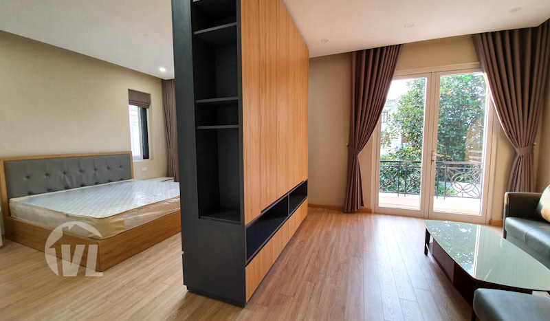 Brand-new furnished Vinhomes Riverside villa to lease on Hoa Sua