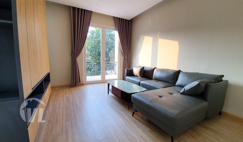 Brand-new furnished Vinhomes Riverside villa to lease on Hoa Sua