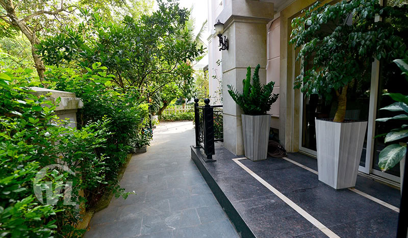 Corner villa to rent in Bang Lang area of Vinhomes Riverside