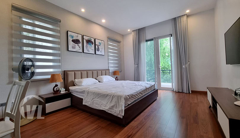 Fully equipped house to rent close to the BIS in Vinhomes Riverside