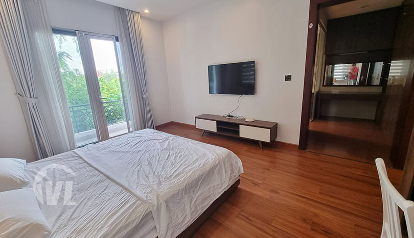 Fully equipped house to rent close to the BIS in Vinhomes Riverside