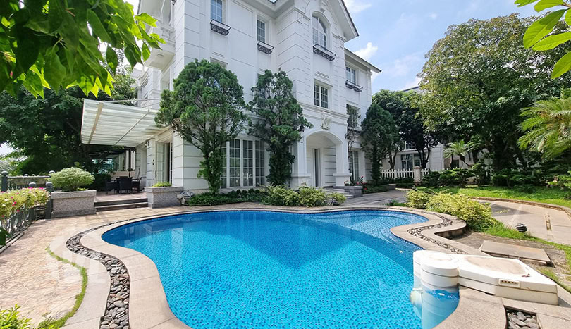 Pool villa suitable for an Ambassador in Vinhomes Riverside