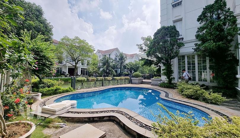 Pool villa suitable for an Ambassador in Vinhomes Riverside