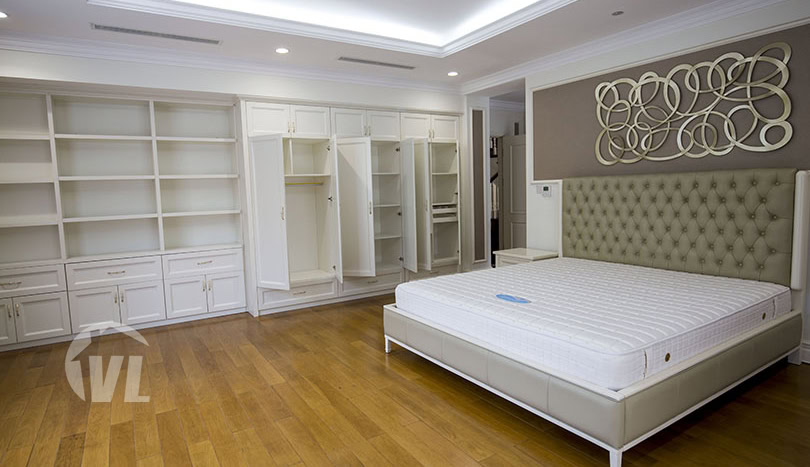 Pool villa suitable for an Ambassador in Vinhomes Riverside