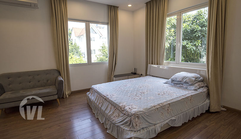 Renovated 4 bedroom house in Hoa Sua street of Vinhomes Riverside