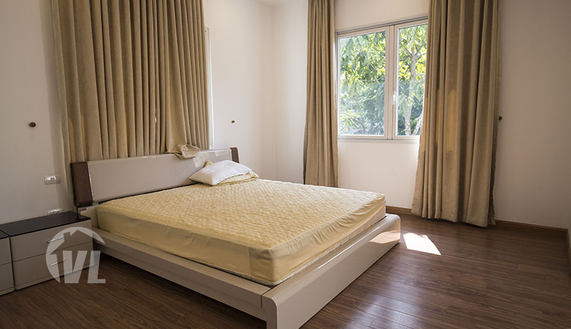 Renovated 4 bedroom house in Hoa Sua street of Vinhomes Riverside