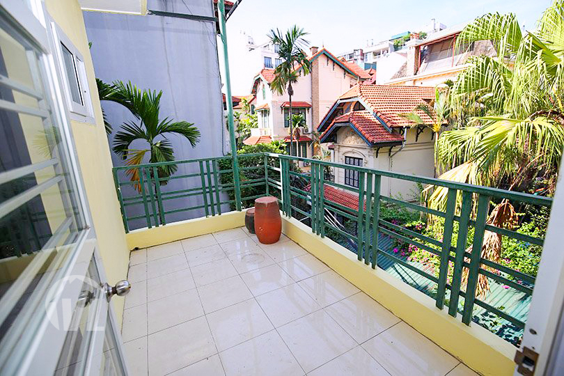 333 3 bed house with large yard to rent in Tay Ho district