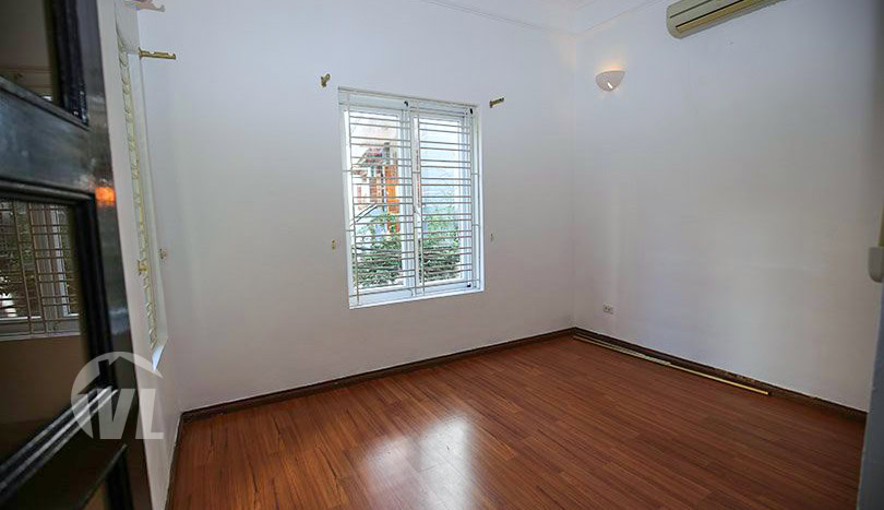 3 bed house with large yard to rent in Tay Ho district