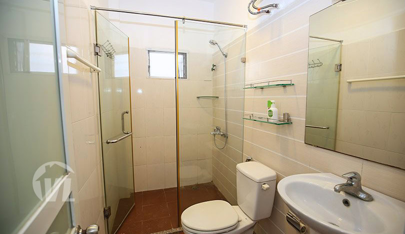 3 bed house with large yard to rent in Tay Ho district