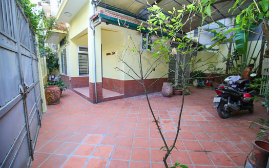 3 bed house with large yard to rent in Tay Ho district