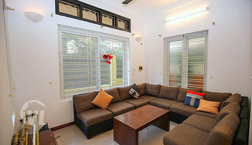 3 bed house with large yard to rent in Tay Ho district