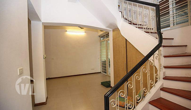 3 bed house with large yard to rent in Tay Ho district